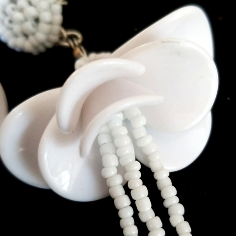 Vintage Estate Beaded Dangling Pierced Earrings - Picture 12 of 12